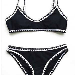 Cupshe: BLACK AND WHITE CROCHET BIKINI